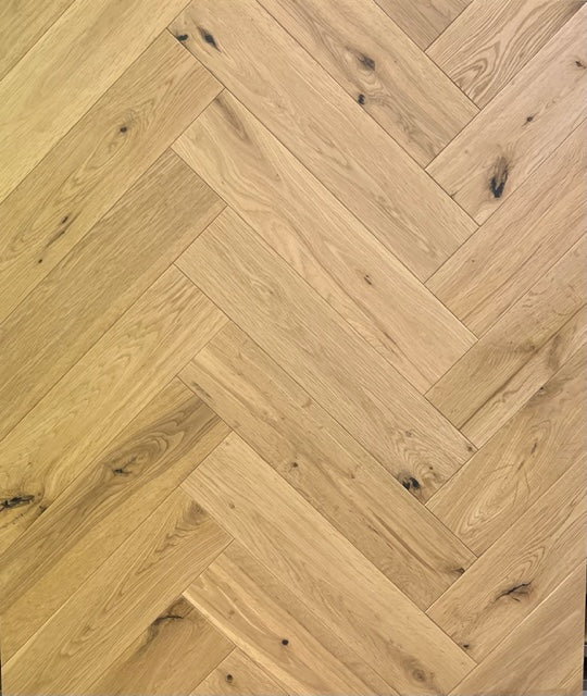 18/4 x 90mm Invisible European Oak Herringbone - HB4002